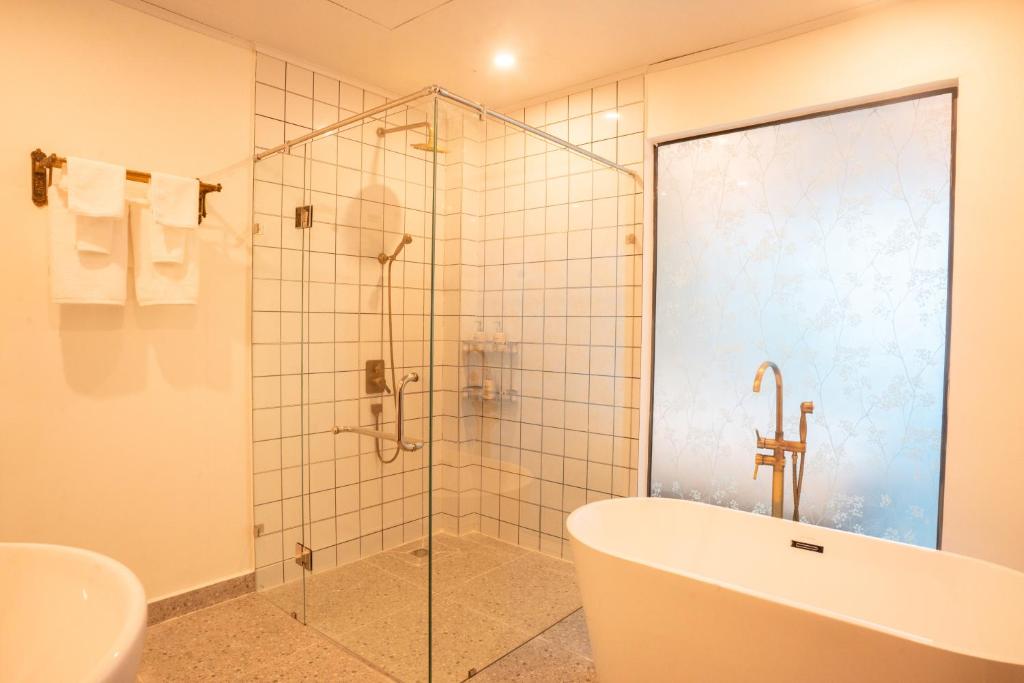 The Green Hotel Vientiane, Bathrooms photo 1