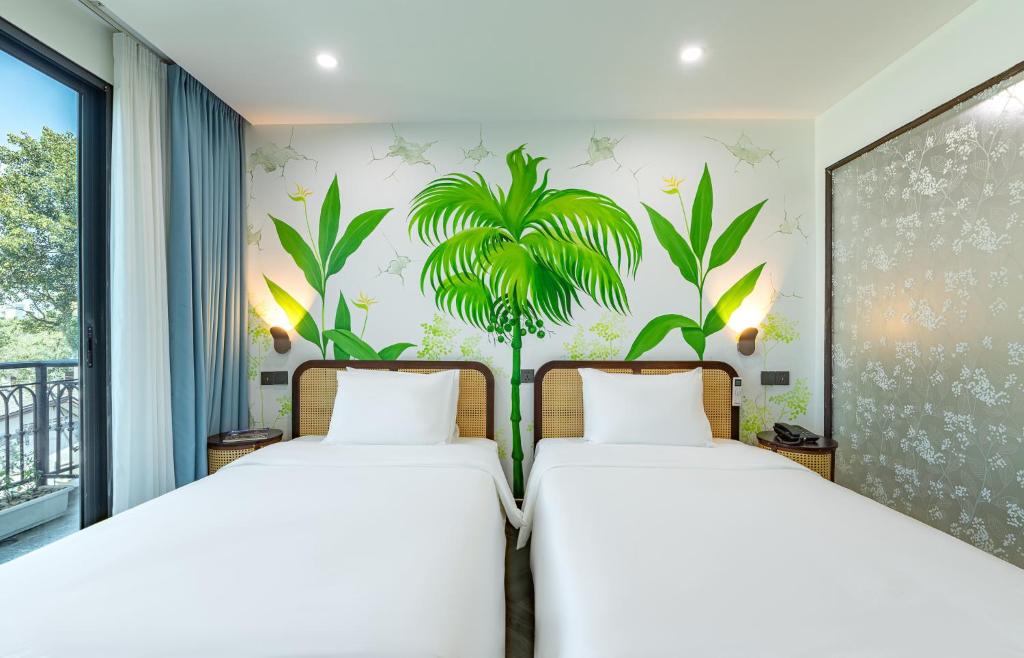 Twin Room with City View