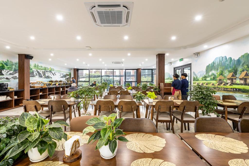 The Green Hotel Vientiane, Restaurant photo 86